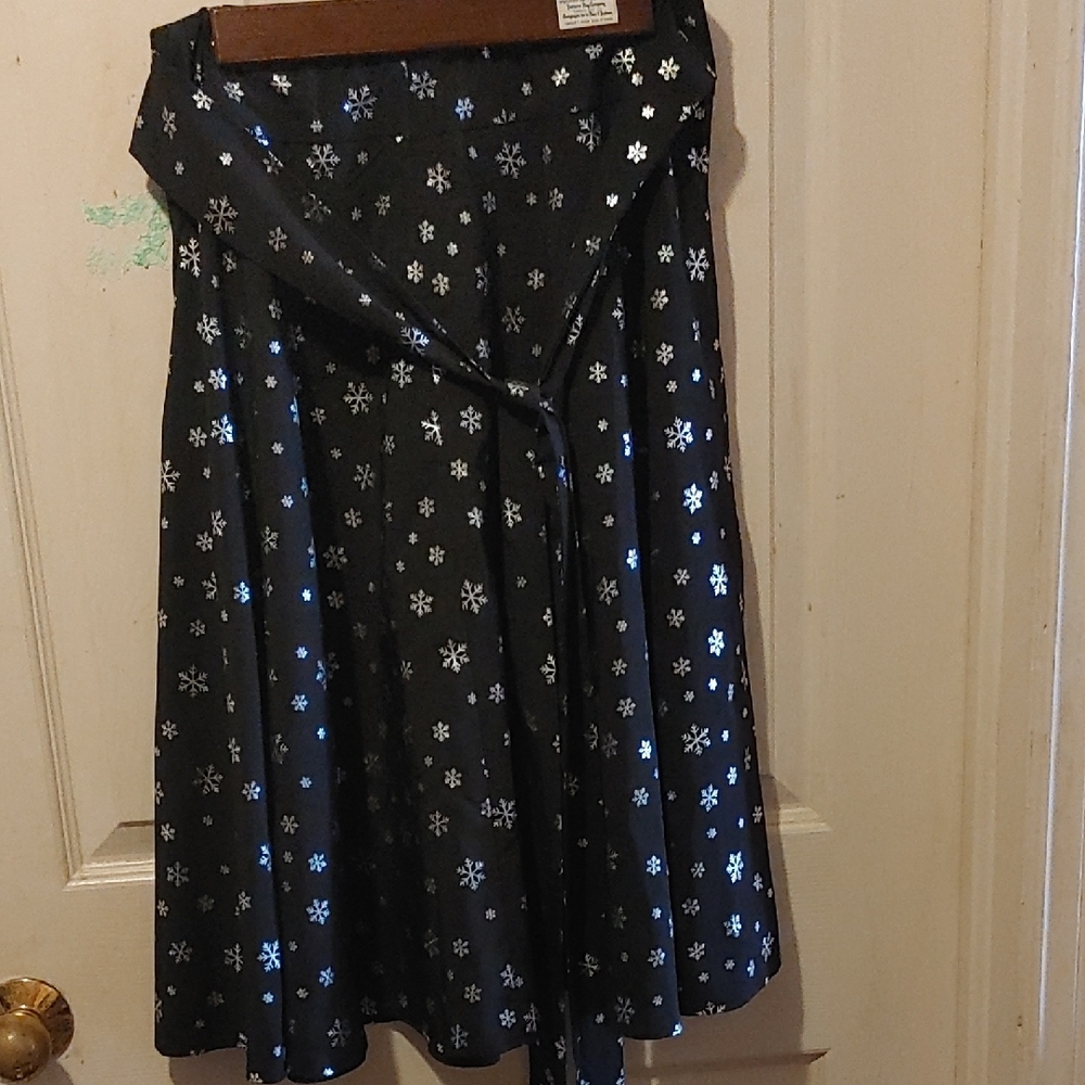 Elegant Black Snowflake  Women's Skirt